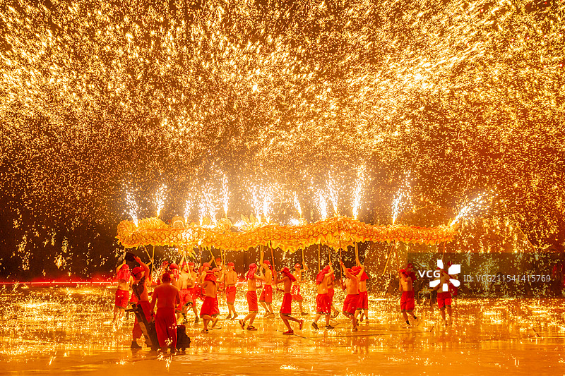 重庆铜梁 非遗火龙 打铁花图片素材
