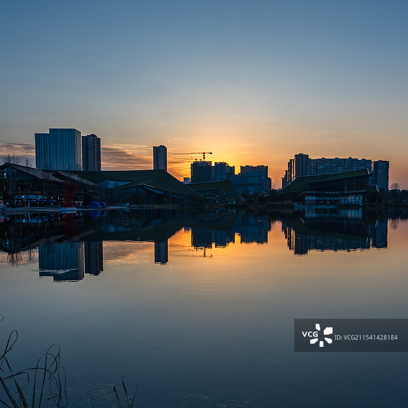 天府艺术公园的蓝调时刻图片素材
