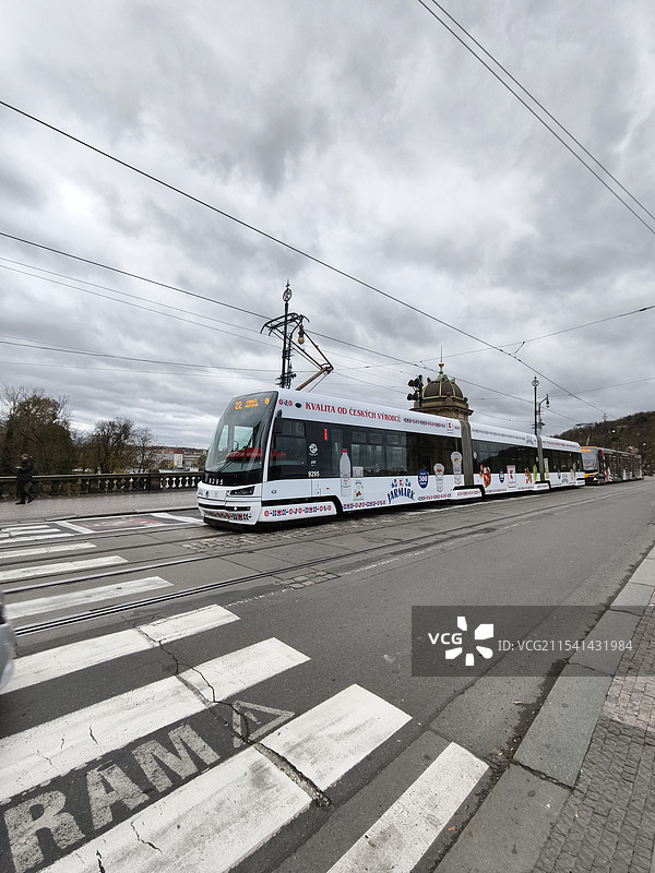 捷克布拉格市区有轨电车图片素材