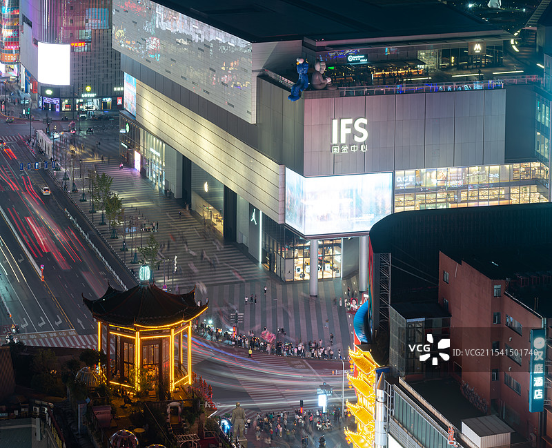湖南长沙黄兴路步行街和IFS国金中心图片素材