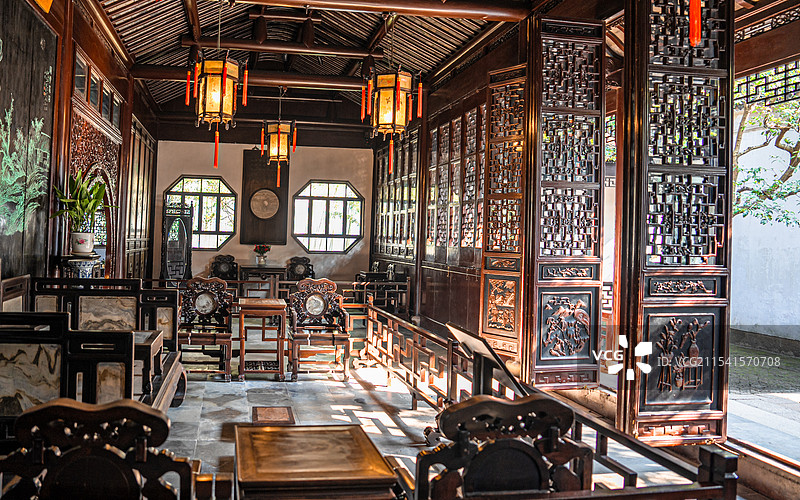 苏州 留园 窗景 光影 花窗 家具 古建筑 中式美学 苏州园林 造景 意境图片素材