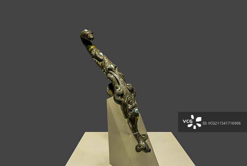 吉林省博物院“吉林省历史文化陈列”展：错金银“丙午神钩”铜带钩（汉，榆树市刘家乡福利村出土）图片素材