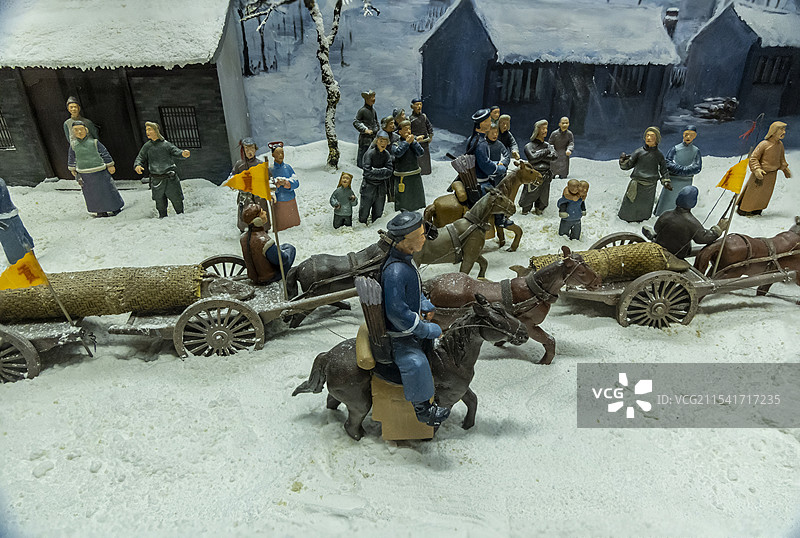 吉林省博物院“吉林省历史文化陈列”展：打牲乌拉送贡场景（展示的是打牲乌拉总管衙门贡送鲟鳇鱼的场景）图片素材