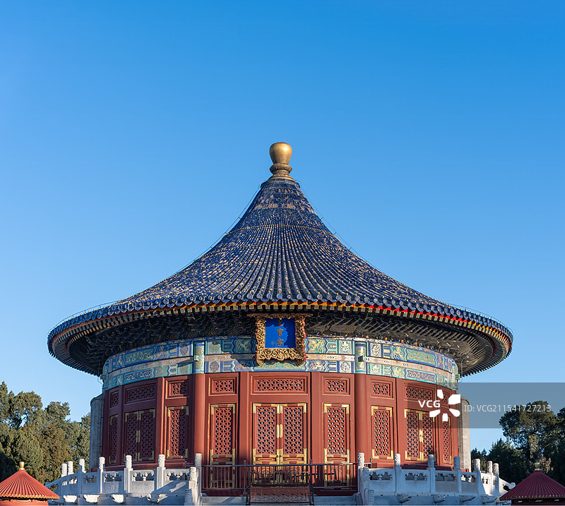 冬日蓝天背景下的天坛皇穹宇殿图片素材