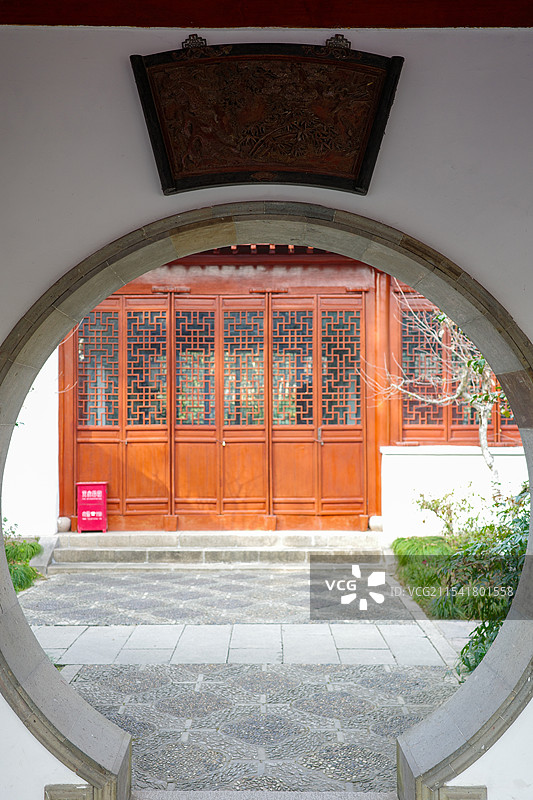 上海大观园庭院与亭台楼阁图片素材