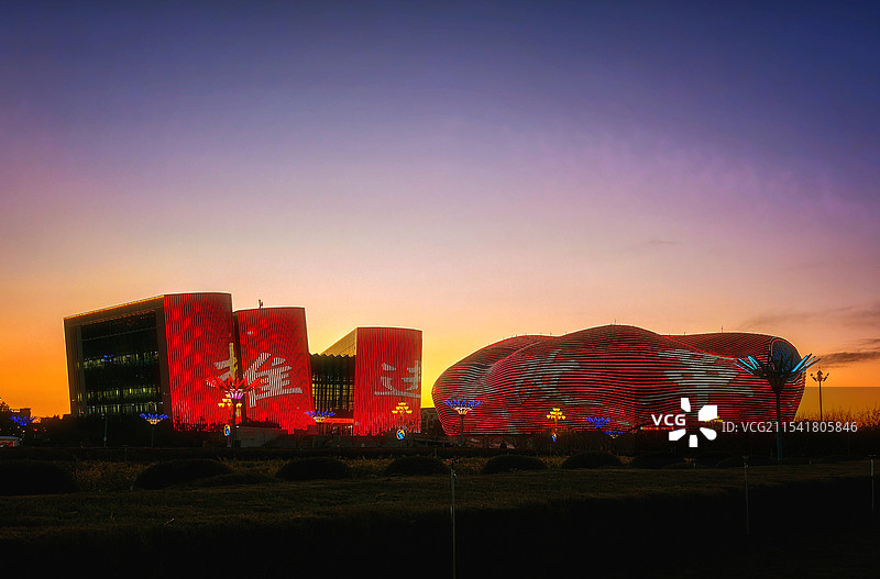 鄂尔多斯太阳广场夜景图片素材