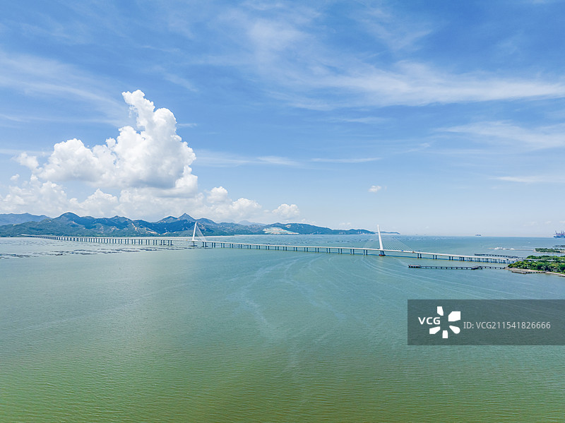 深圳湾大桥白昼风光图片素材