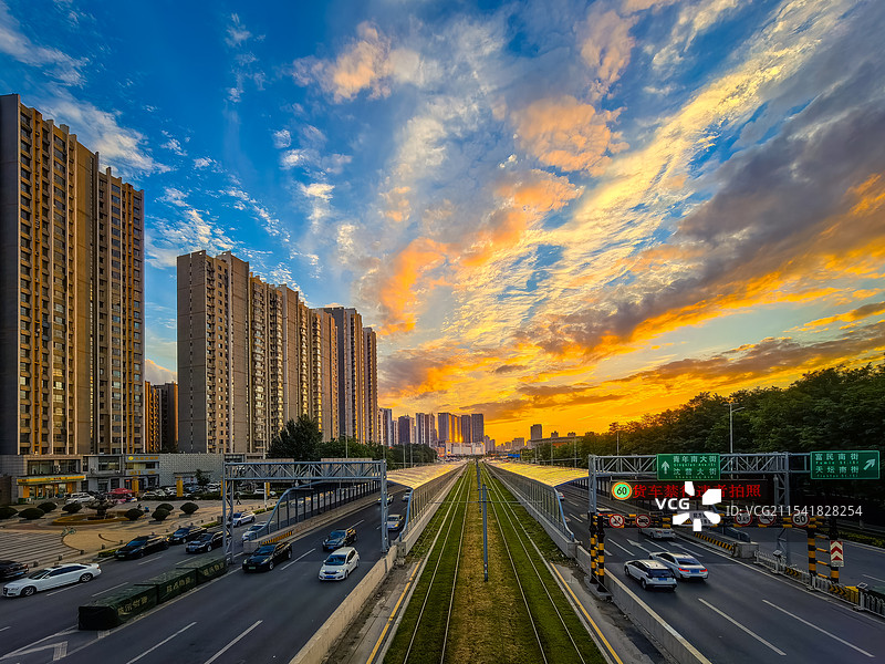 沈阳浑南中路晚霞图片素材