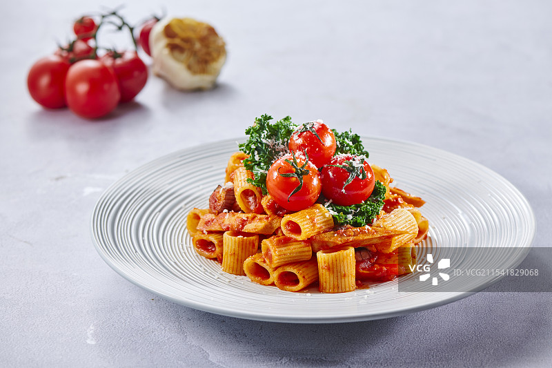 番茄肉酱空心粉图片素材