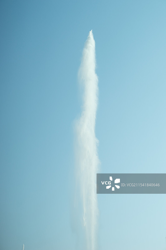 中国非都市风光拍摄主题，山东省泰安市岱天平湖泰山西湖亚洲最大喷泉，户外白昼无人图像摄影图片素材