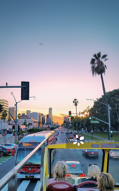 洛杉矶市区的游览观光车图片素材