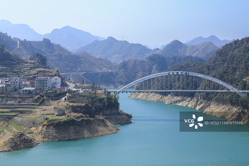 碧水峡湾一桥飞架杭州浙西大峡谷图片素材