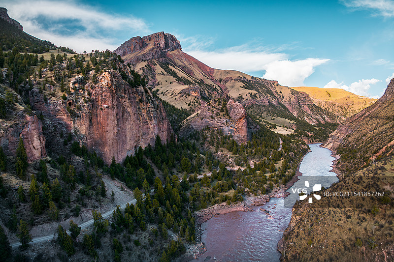 青海杂多县昂赛大峡谷澜沧江源头扎曲航拍自然风光图片素材