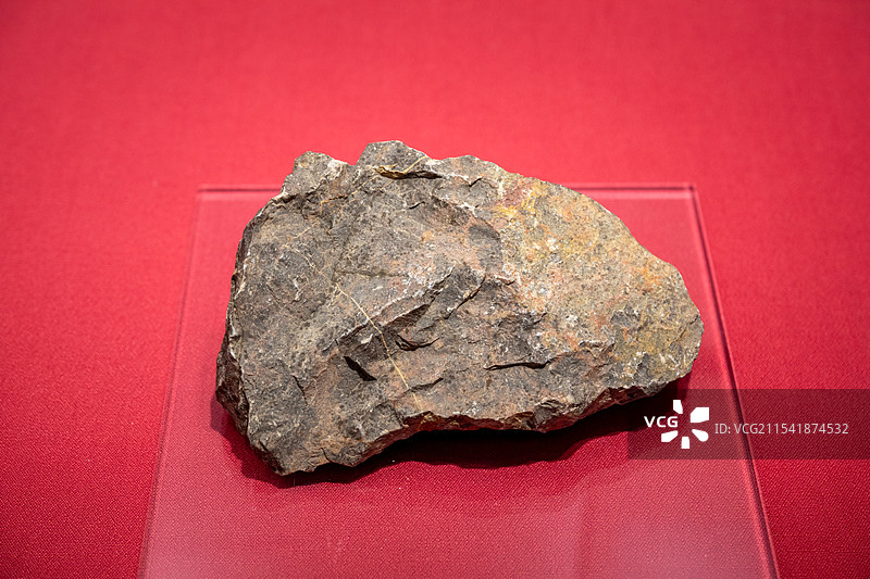 中共一大会址纪念馆淮海战役精品文物展张树才烈士炸毁的地堡石头图片素材
