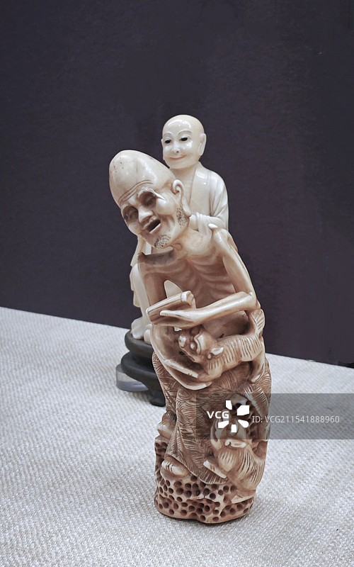 象牙罗汉雕塑（清）图片素材