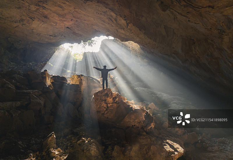 桂林喀斯特溶洞图片素材