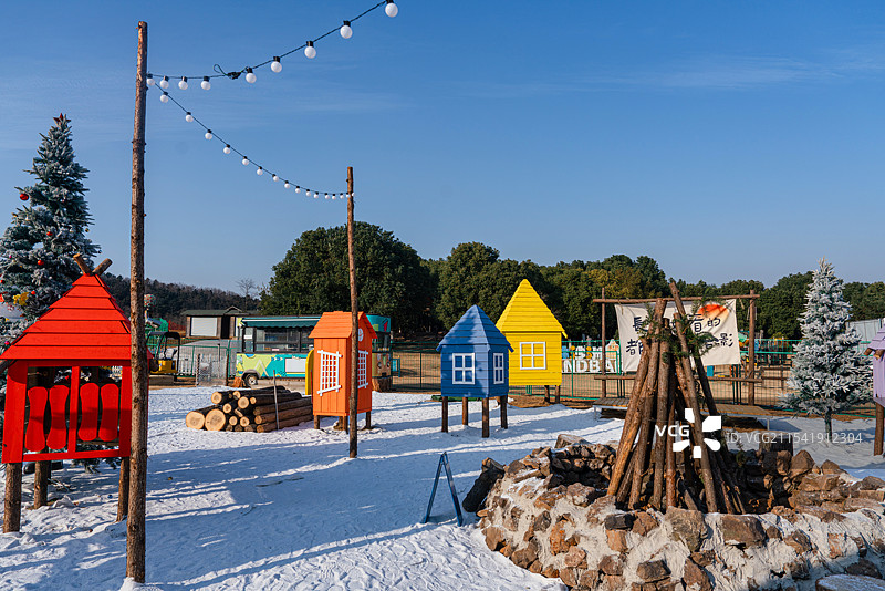 常州茅山森林世界雪景图片素材
