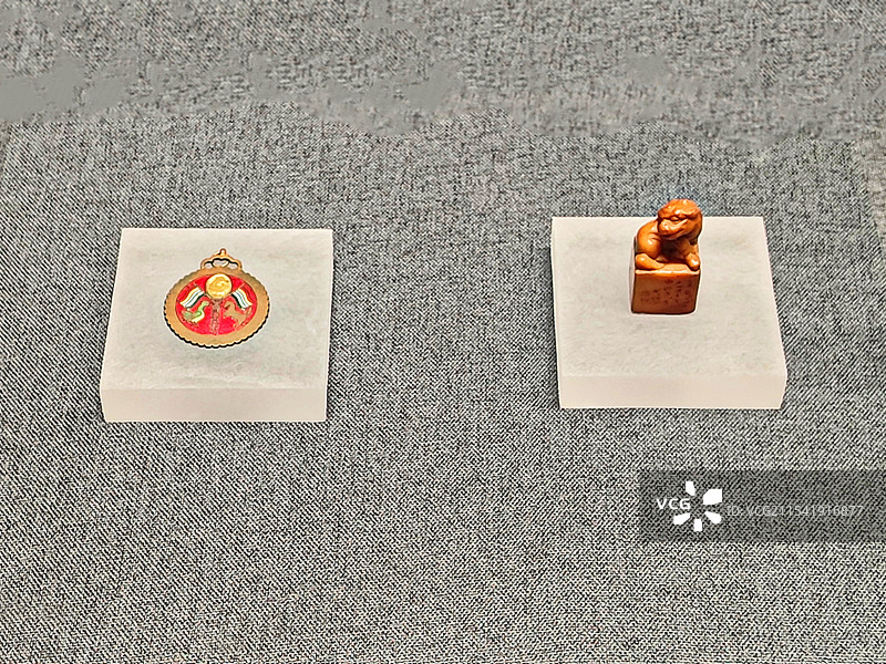 云南都督府制“拥护共和纪念章”和孙中山图章图片素材