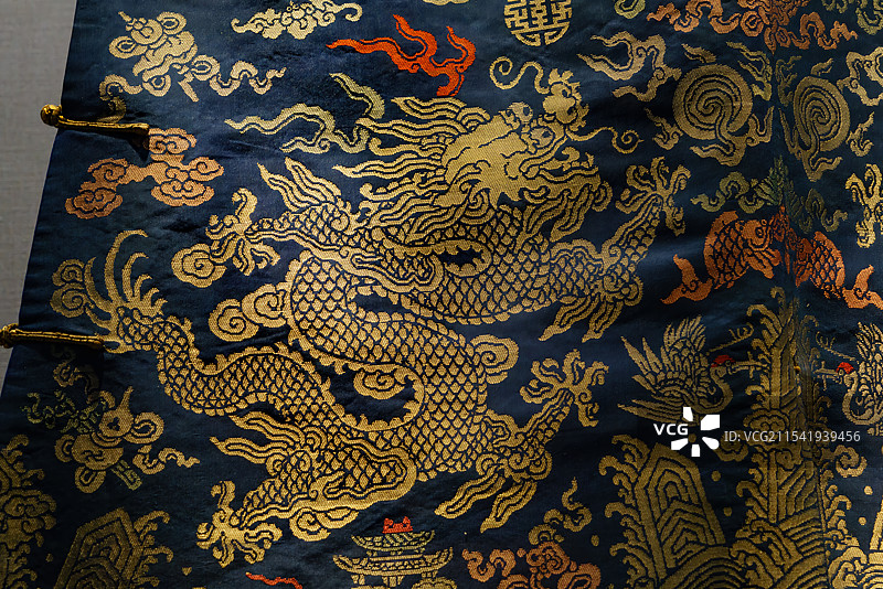 清代龙袍局部，刺绣，龙图片素材