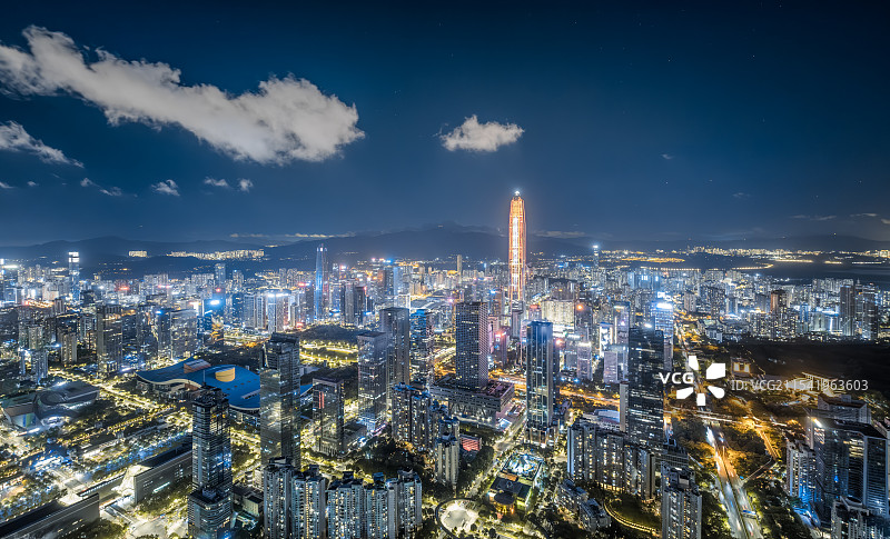 中国深圳平安金融中心夜景鸟瞰图片素材