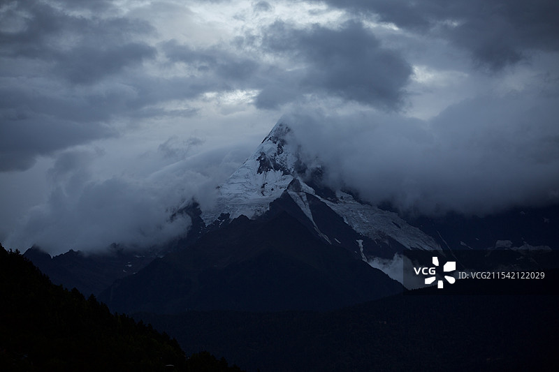 初遇梅里图片素材