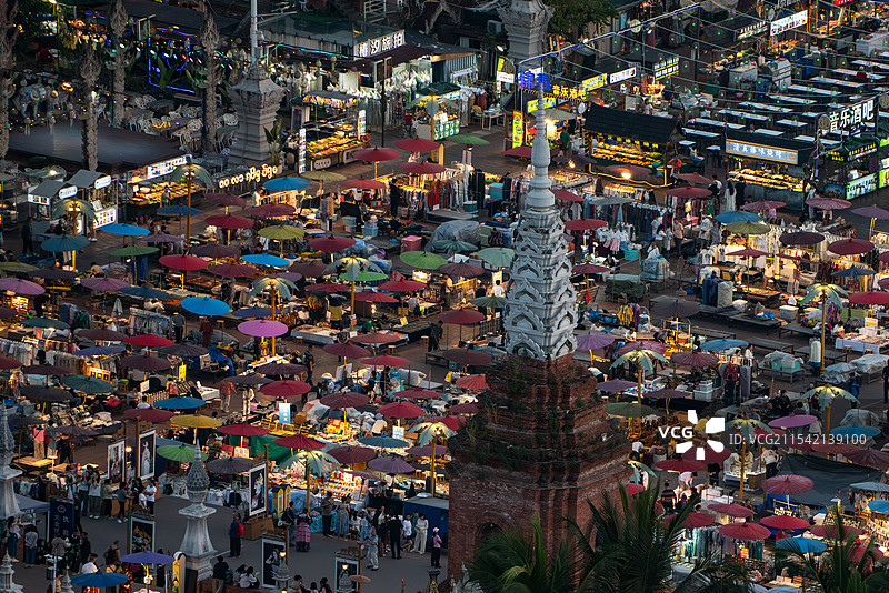 西双版纳告庄夜市 景洪大金塔夜景图片素材