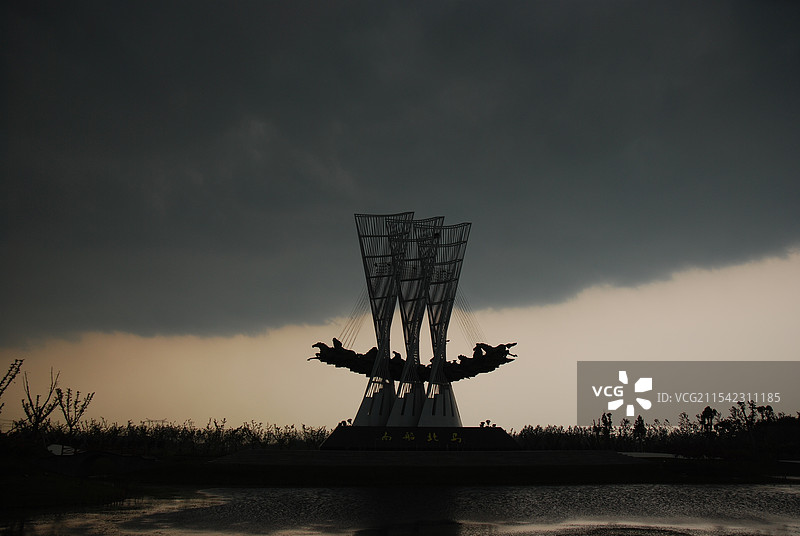 江苏淮安：南船北马雕塑图片素材