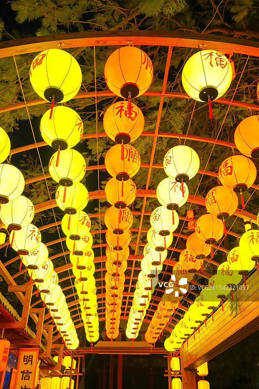 中国广东省深圳市南山区，锦绣中华民俗村，大唐盛世繁华夜景，古镇夜景之美！图片素材