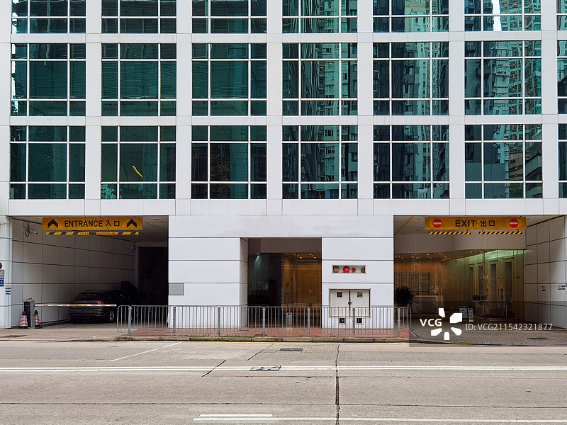 香港中环高档写字楼白色简约风外立面特写图片素材