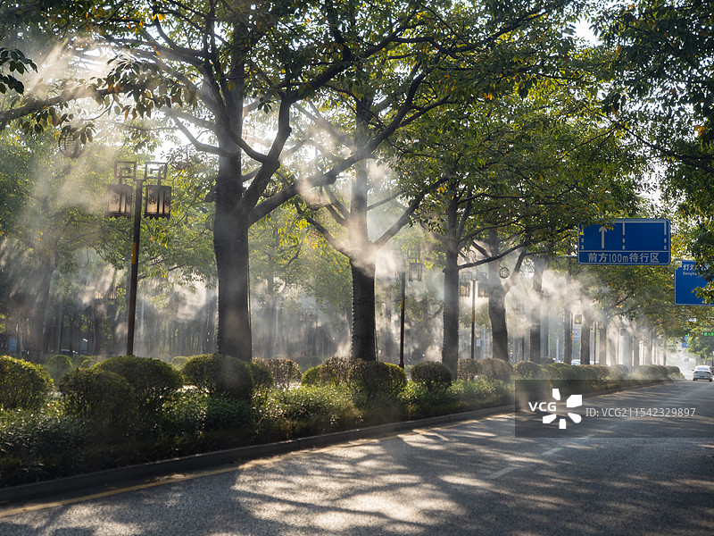 市政道路绿化智能自动化喷淋系统图片素材