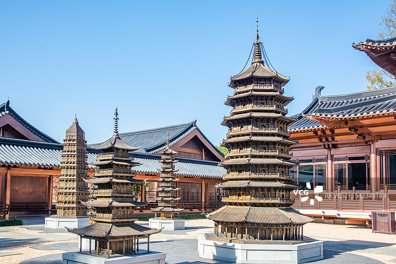 吴越国净土寺遗址 古塔 传统文化 模型 铜雕 雕塑 临安 传统文化 历史文化景点 浙江杭州 临安区图片素材