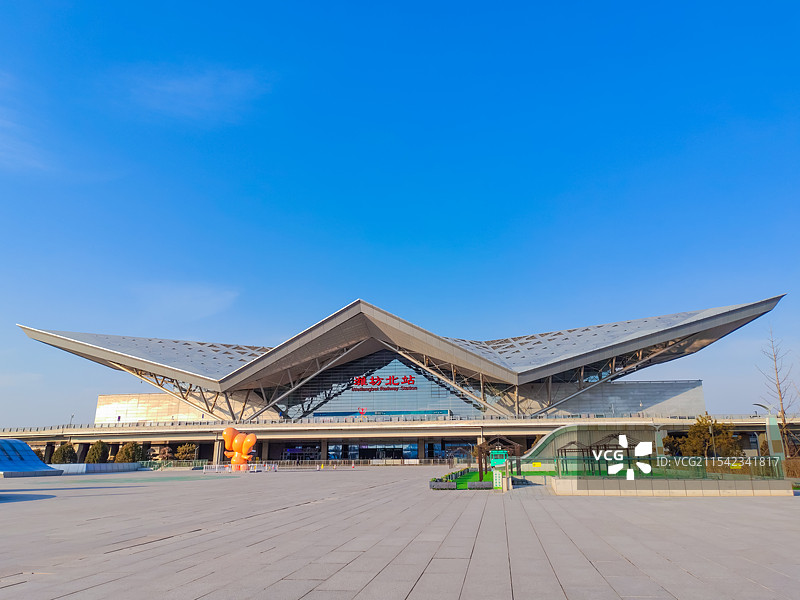 潍坊北站 风筝展翅飞翔造型的火车站图片素材