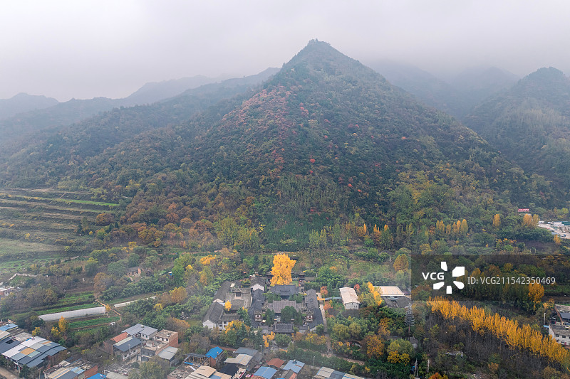 雾秋的西安古观音禅寺风景图片素材