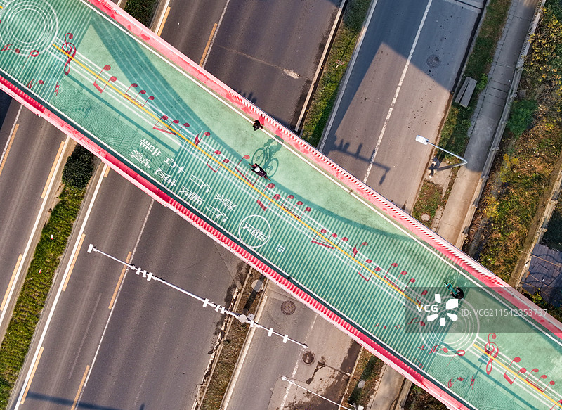 音乐伴我骑行图片素材