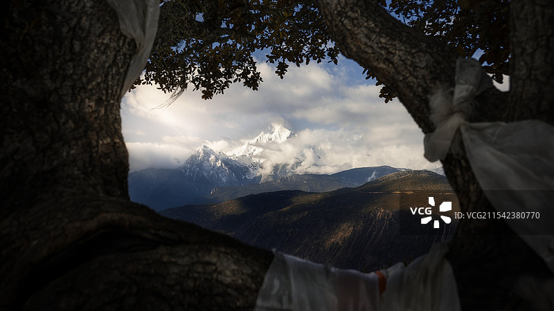 梅里雪山 神女峰图片素材