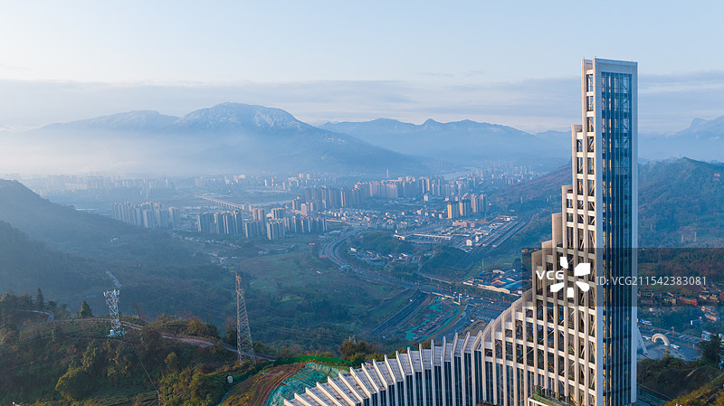 航拍四川雅安雨城区雅雨塔图片素材
