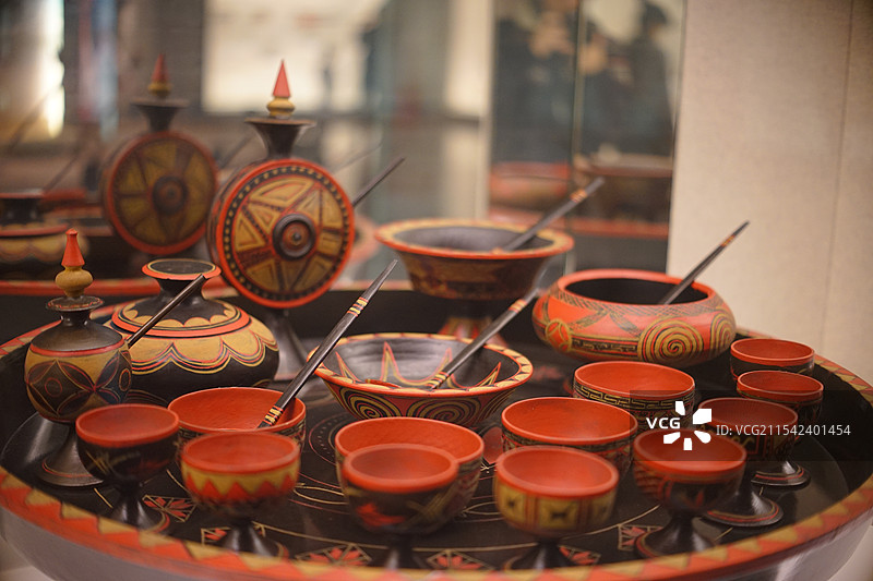彝族漆器餐具图片素材