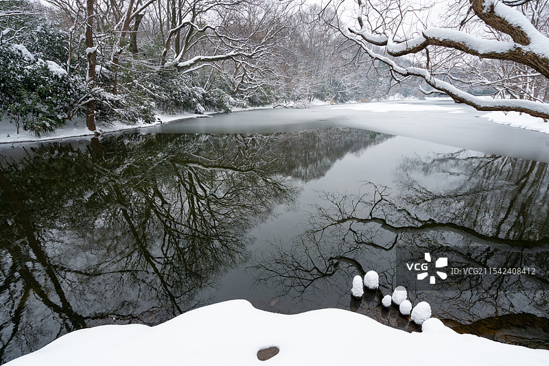 南京雪后水榭的风景图片素材