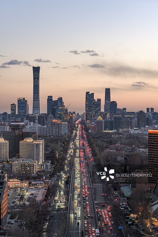 北京朝阳区东三环国贸高峰期城市风光夜景图片素材