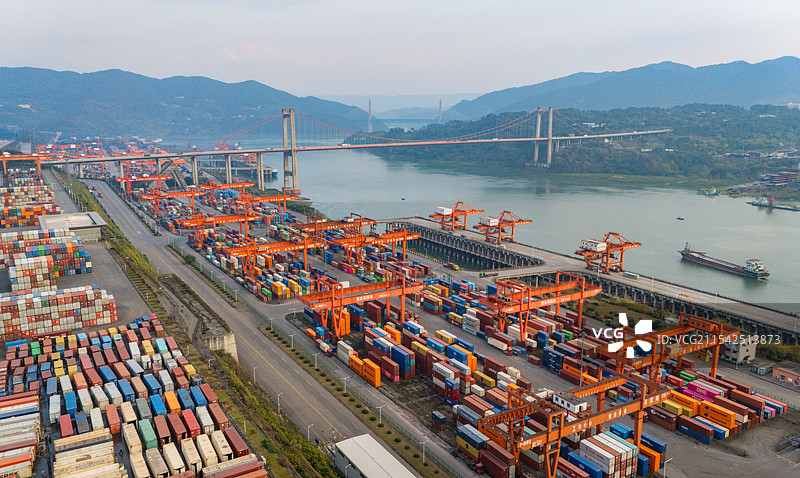 重庆果园港集装箱码头航拍图片素材
