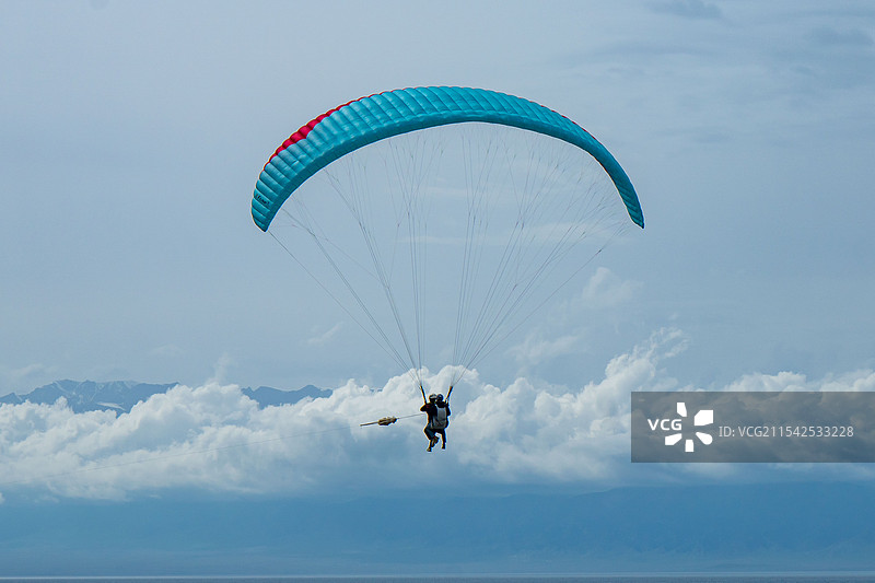 空中滑翔伞图片素材