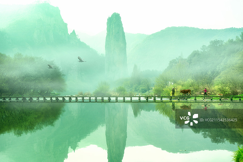 浙江丽水仙都景区风光 朱潭山 春天 江南  缙云县图片素材