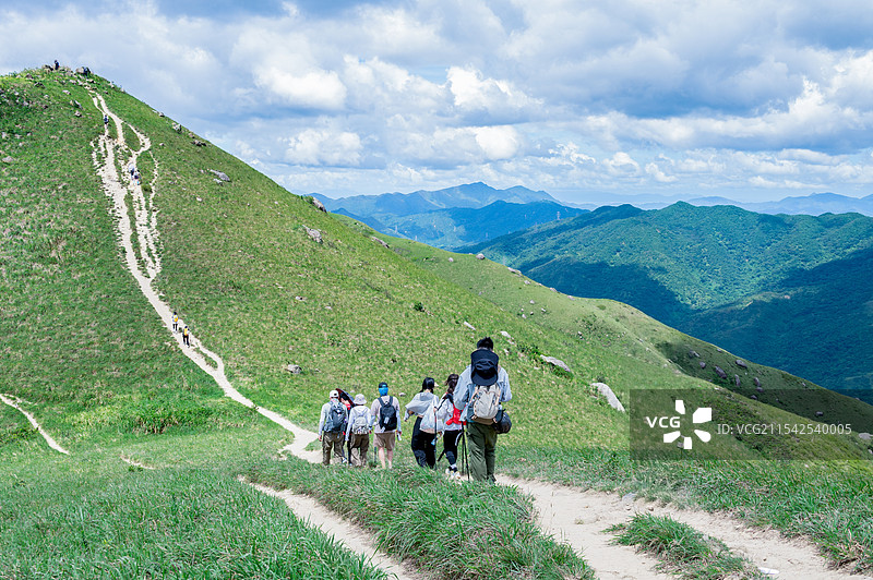 户外爬山图片素材