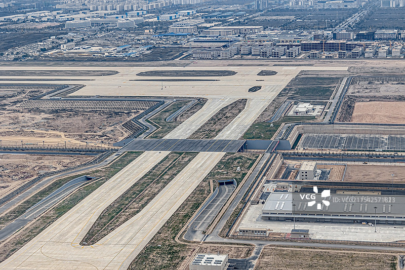 甘肃省兰州市皋兰县兰州中川国际机场扩建工程机场跑道图片素材