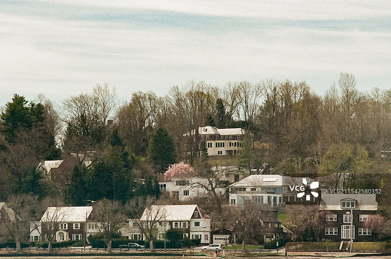 美国马萨诸塞州布鲁克莱恩春季景色图片素材