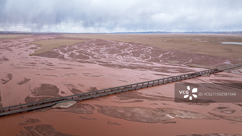 青海玉树G215楚玛尔河大桥自然风光航拍图片素材