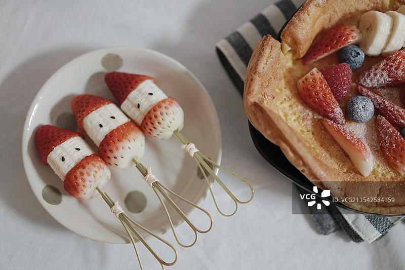 草莓香蕉水果早餐图片素材