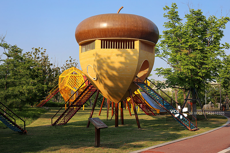 郑州蝶湖公园儿童乐园橡果屋图片素材