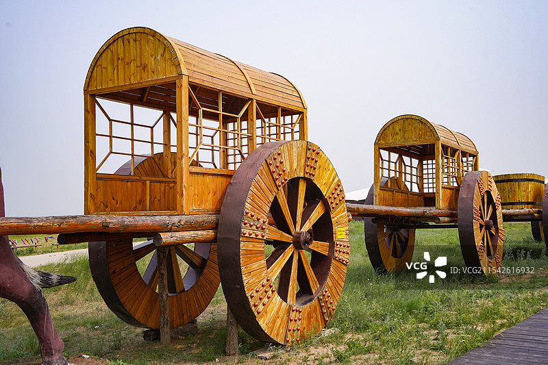 巴尔虎蒙古部落勒勒车图片素材