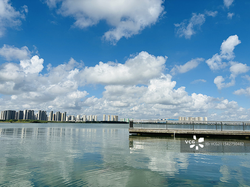 清晨的独墅湖苏州图片素材